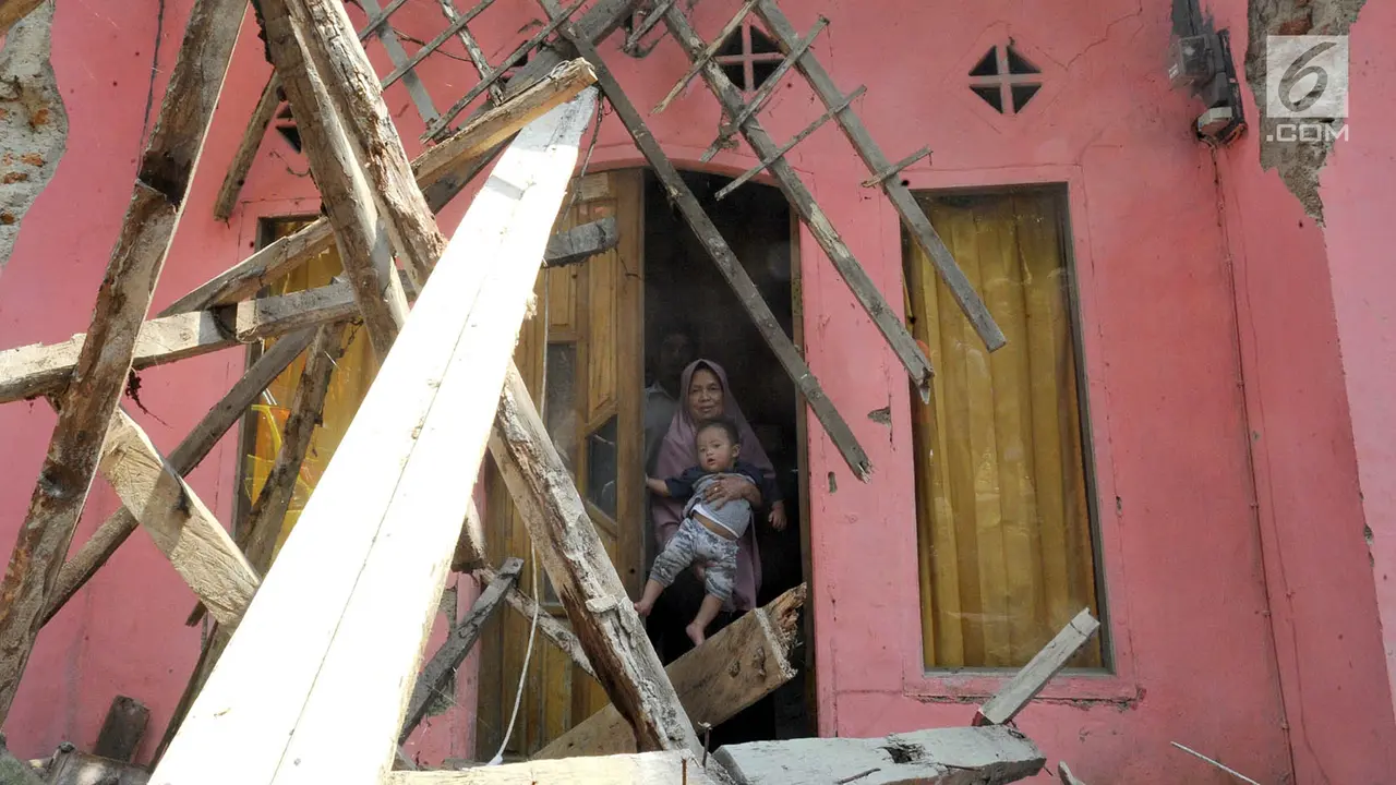 Potret Duka Korban Gempa Banten