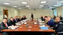 Suasana pertemuan Menhan RI Ryamizard Ryacudu dan Menteri Pertahanan Amerika Serikat James N. Mattis saat kunjungan kehormatan di markas besar Angkatan Bersenjata AS, Pentagon Washington D.C, (29/8). (Liputan6.com/HO/Juli Syawaludin/Kemhan)