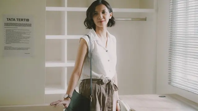 Sheula Dara sering memakai pakaian putih