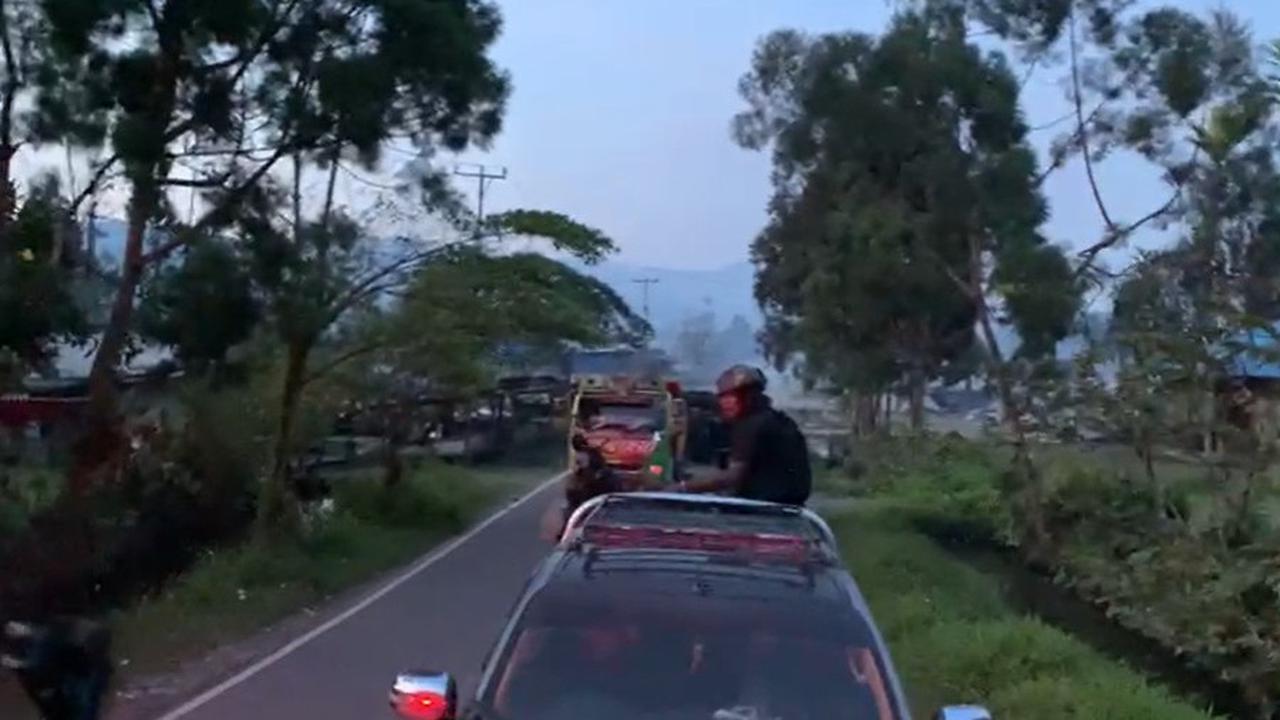 VIDEO: Tegang! Tembakan TNI Polisi Dibalas Panah dan Ledakan Warga Papua Saat Selamatkan 6 Kopassus