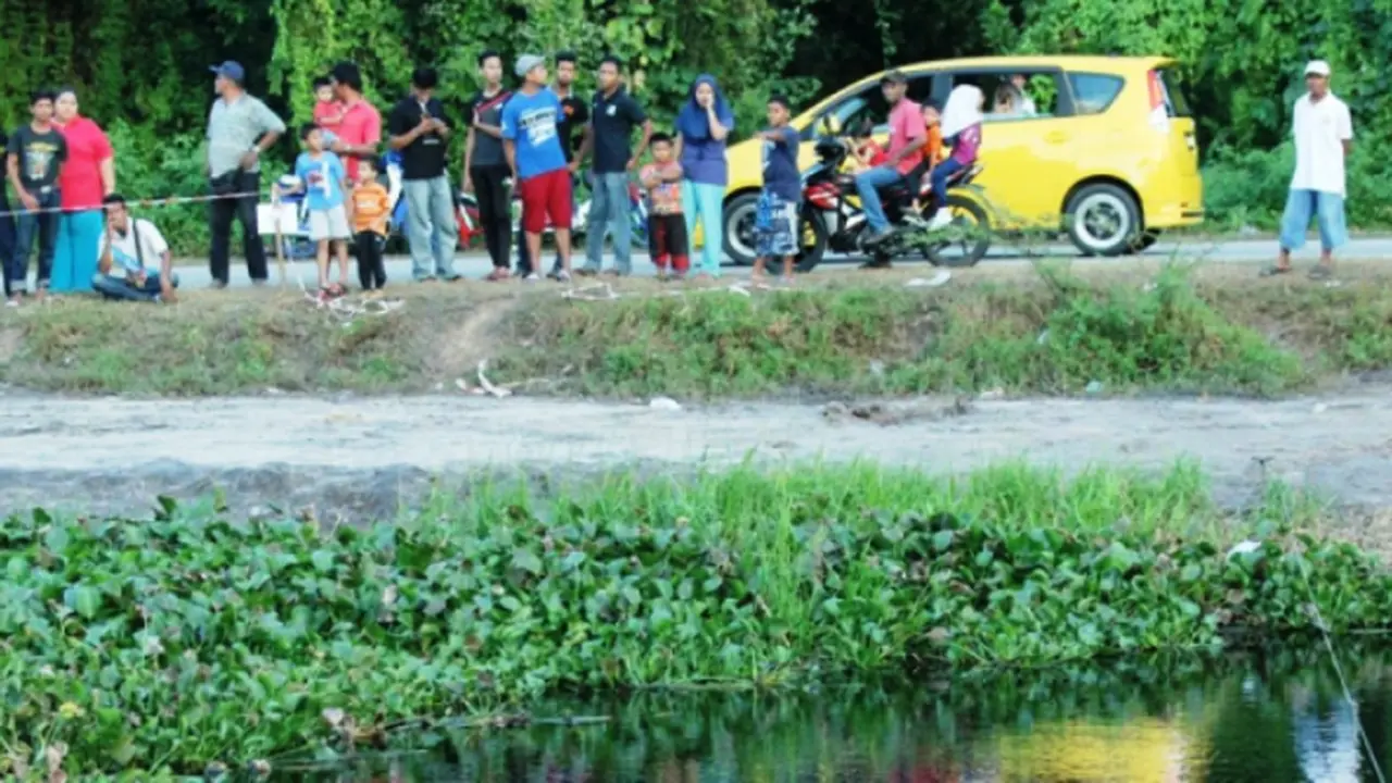 Sebut Kata Awang Di Dekat Parit Ini Maka Akan Muncul Buaya