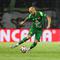 Pemain Persebaya Surabaya,&nbsp;Risto Mitrevski ketika bertanding melawan PSIM Surabaya&nbsp;pada BRI Super League 2025/2026 di Stadion Gelora Bung Tomo, Surabaya,&nbsp;Jumat (8/8/2025). (Bola.com/Abdul Aziz)