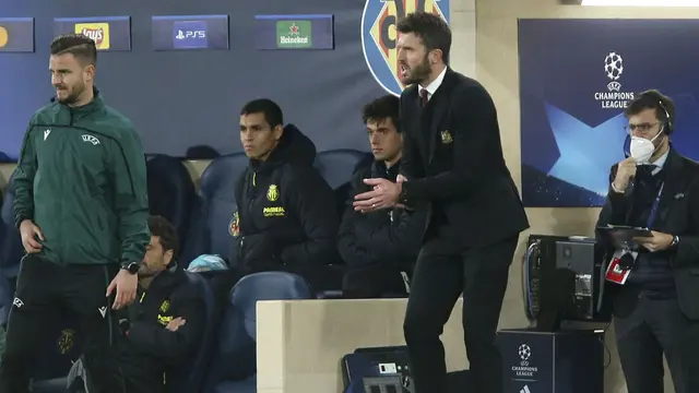 Foto: Wajah Tegang Carrick saat Debut Menjadi Pelatih Manchester United