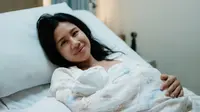 Shenina Cinnamon Tampil Bare Face Saat Melahirkan, Pancarkan Aura Keibuan Usai Berjuang