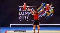 Deni berhasil merebut medali emas SEA Games 2017 dari cabang angkat berat kelas 69kg  (vidio.com)