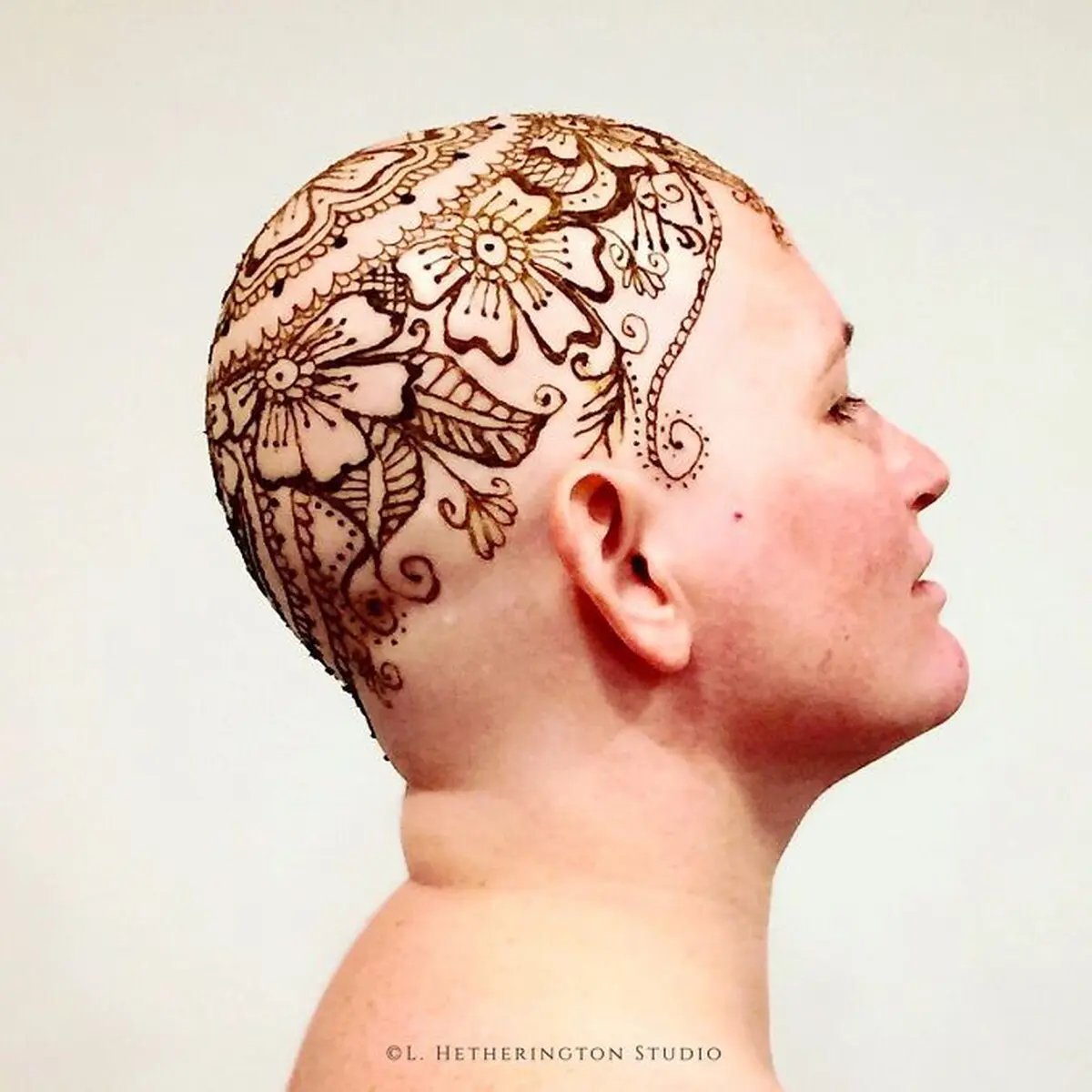 6 Artis Indonesia yang Punya Banyak Tato di Sekujur Tubuhnya - Entertainment Fimela.com