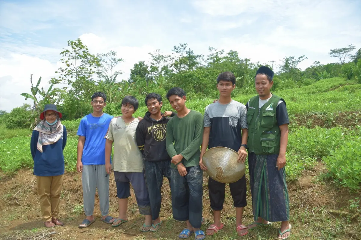 Santri Al Hikmah Subang mendidik santrinya dengan agropreneur. (Istimewa)