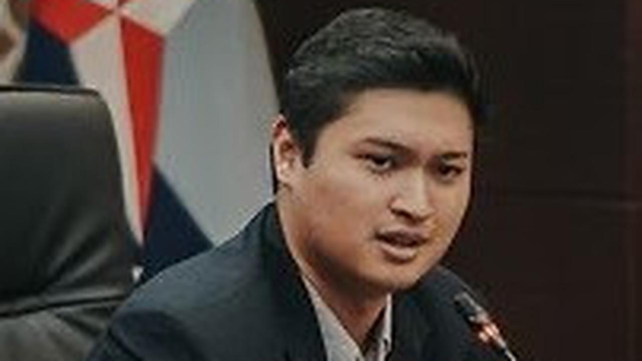 Rizky memiliki riwayat pendidikan bergengsi. Ia tercatat menyelesaikan pendidikan S1 dan S2 di University of Nottingham Inggris.<br>