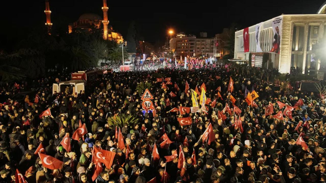Ribuan Warga Turki Demo Tuntut Erdogan Mundur Setelah Wali Kota Istanbul Ditangkap