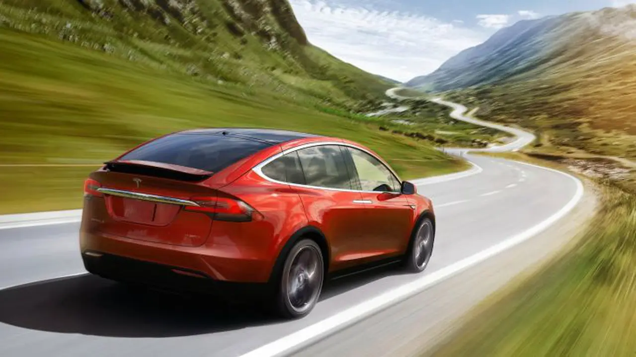 Pikat Konsumen China, Tesla Hadirkan Model X Edisi Imlek