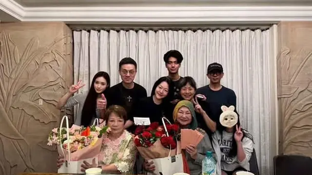 Foto keluarga mendiang Barbie Hsu