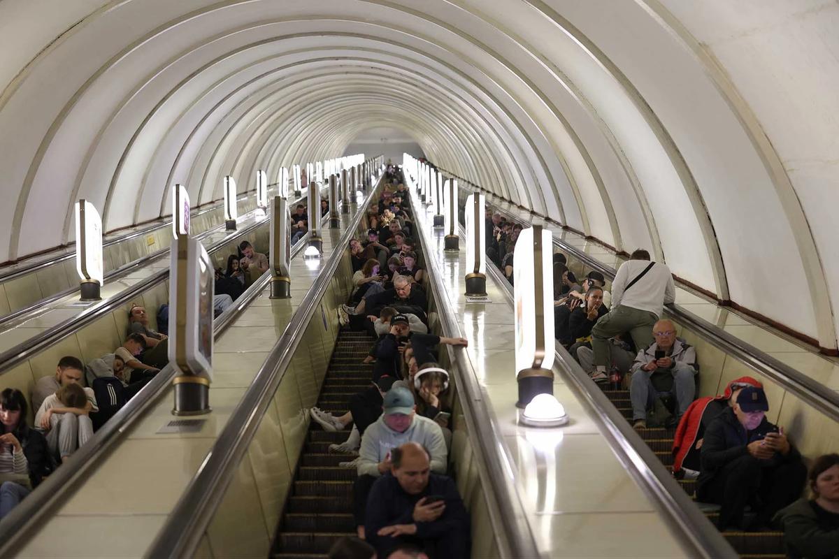 FOTO: Rudal Rusia Hantam Katedral Bersejarah di Kyiv Puluhan Warga Terluka