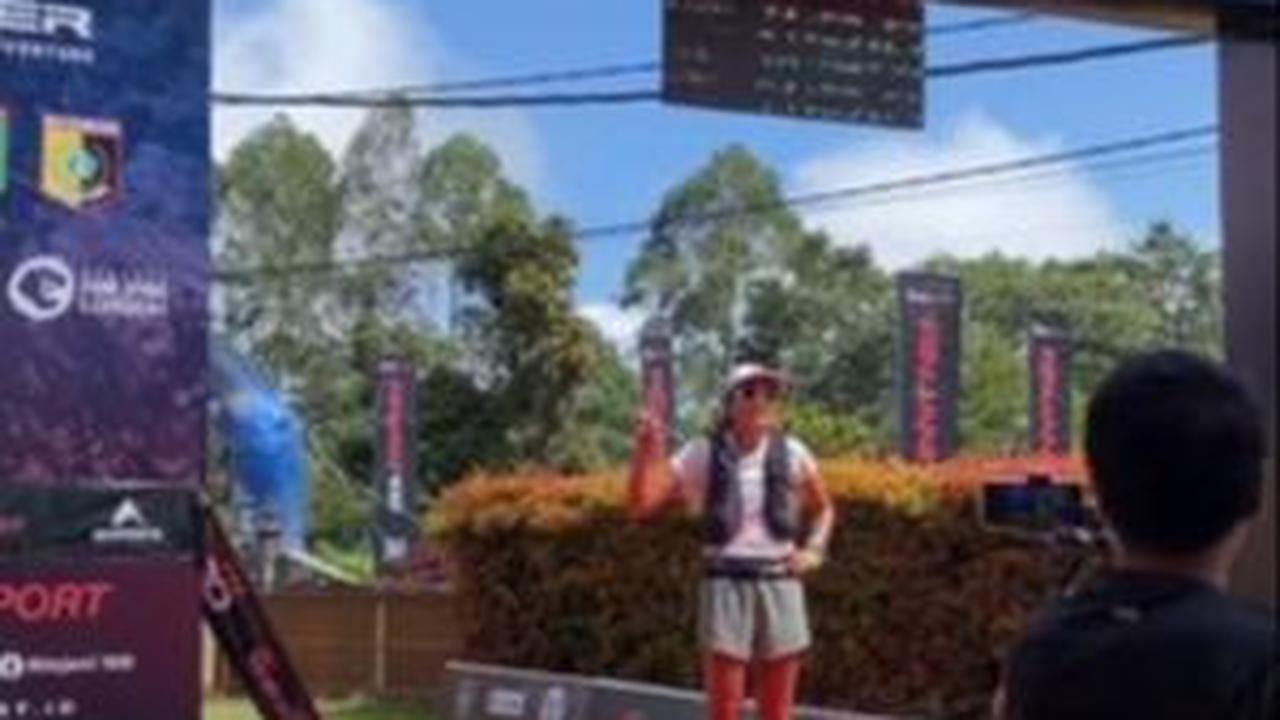 Melansir dari akun Instagram scandraventure, Sianti mengaku berlatih dengan keras untuk bisa mengikuti ajang Rinjani Ultra 100 kilometer ini. <br>