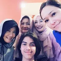 El Rumi pulang ke Indonesia, Maia Estianty kumpul bersama keluarga besarnya (Instagram/@maiaestiantyreal)
