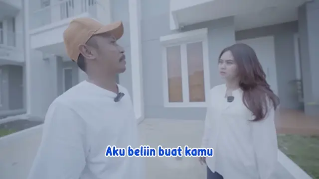 Rumah Mewah Dwinda Ratna dan Furry Setya