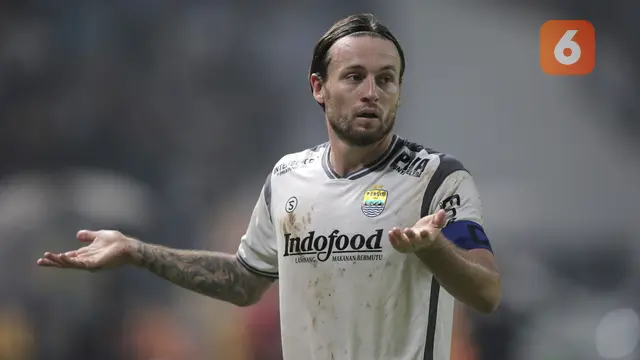 Pemain Persib Bandung Marc Klok