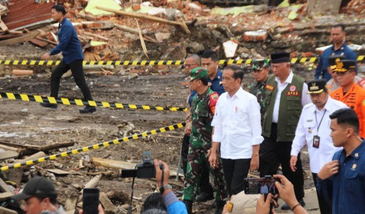 "Dari 159 ada 100-an yang sudah setuju untuk relokasi. Sisanya masih dalam proses," sambung Jokowi.<br>
