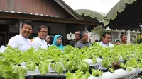 Pertamina Serahkan Bantuan CSR pada Kelompok Wanita Tani Rejeki Kartini, Selasa (14/11).