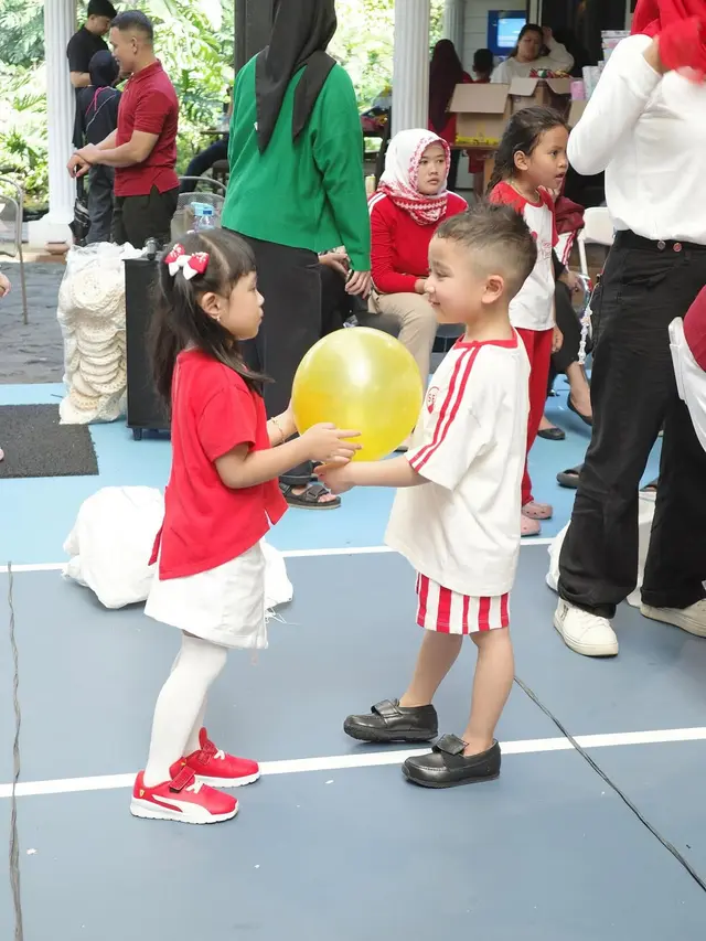 Potret Ameena dan Rayyanza Lomba Peringati Kemerdekaan HUT RI ke-80/Instagram @aurelie.hermansyah