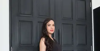 Hamil besar tidak menghalangi Steffi Zamora untuk beraktivitas. Disibukkan dengan promo film, baru-baru ini ia juga terlihat hadiri Jakarta Fashion Week 2026 [@steffizamoraaa]