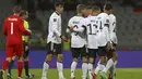 Para pemain Jerman melakukan selebrasi setelah Timo Werner mencetak gol keempat mereka pada pertandingan kualifikasi grup J Piala Dunia 2022 di Reykjavik, Islandia, Kamis (9/9/2021). Kemenangan ini membuat Jeman nyaman di puncak klasemen Grup J dengan poin 15. (AP Photo/Arni Torfason)