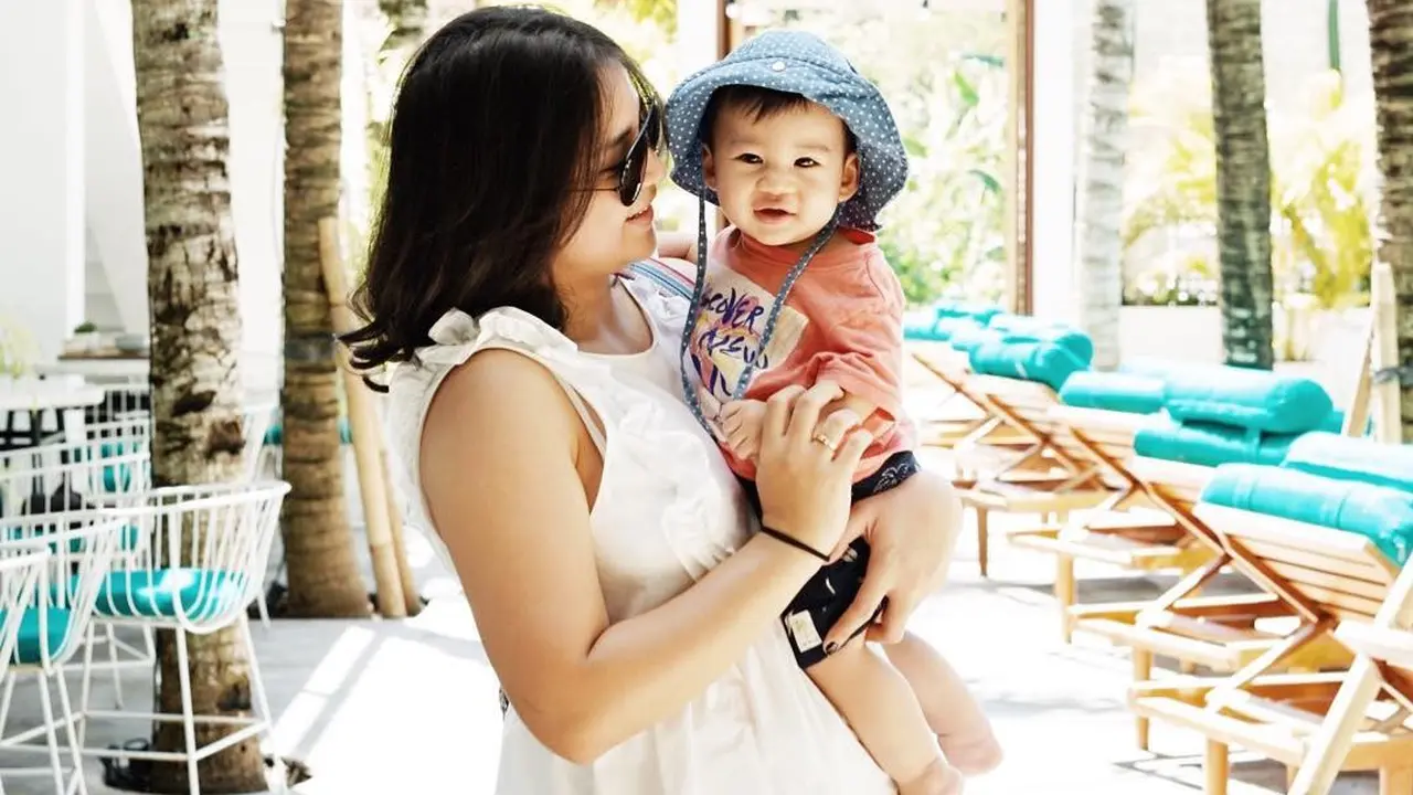 [Bintang] Gaya Putri Titian
