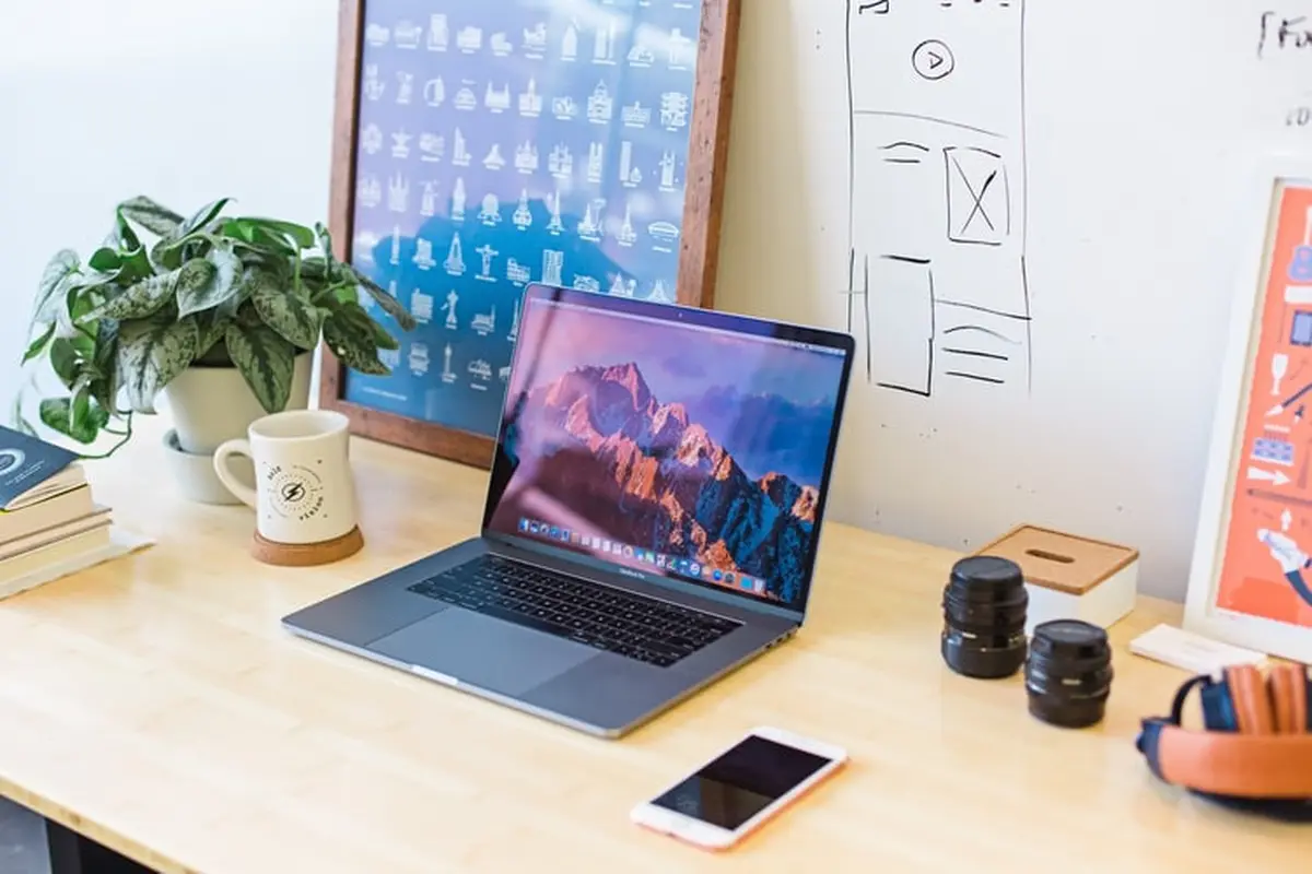 Ilustrasi laptop