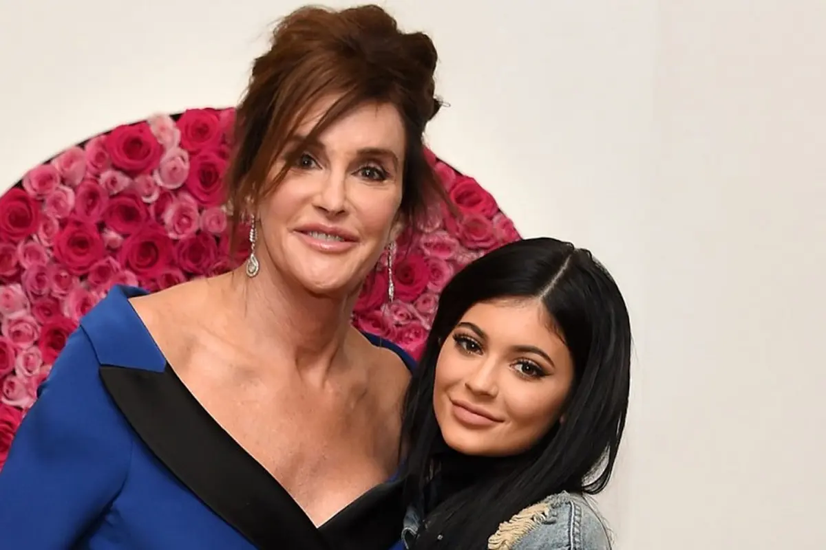 [Bintang] Kylie Jenner - Caitlyn Jenner