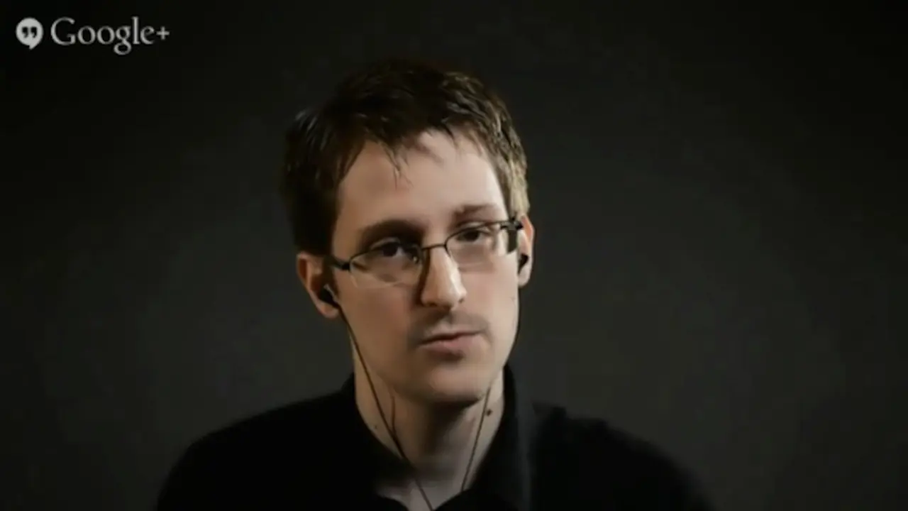 Snowden: Hindari Dropbox, Facebook dan Google