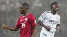 Pemain Real Madrid, Vinicius Junior, tampak kecewa setelah gagal mencetak gol ke gawang Lille pada laga Liga Champions di Stadion di Stadion Pierre Mauroy di Villeneuve-d'Ascq, Kamis (3/10/2024). (AP Photo/Thibault Camus)