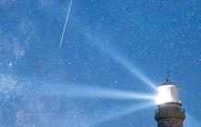FOTO: Melihat Fenomena Hujan Meteor Perseid Menghiasi Langit Lima Negara di Belahan Bumi Utara