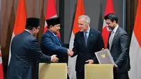 Penandatanganan&nbsp;MoU antara Indonesia dan Kanada oleh&nbsp;Presiden Prabowo Subianto dan Perdana Menteri (PM) Kanada Mark Carney. (Biro Pers)