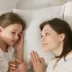 Helicopter parenting dikenal sebagai pola asuh yang sangat protektif dan penuh kontrol. (Foto/dok: Pexels/Artem Podrez)