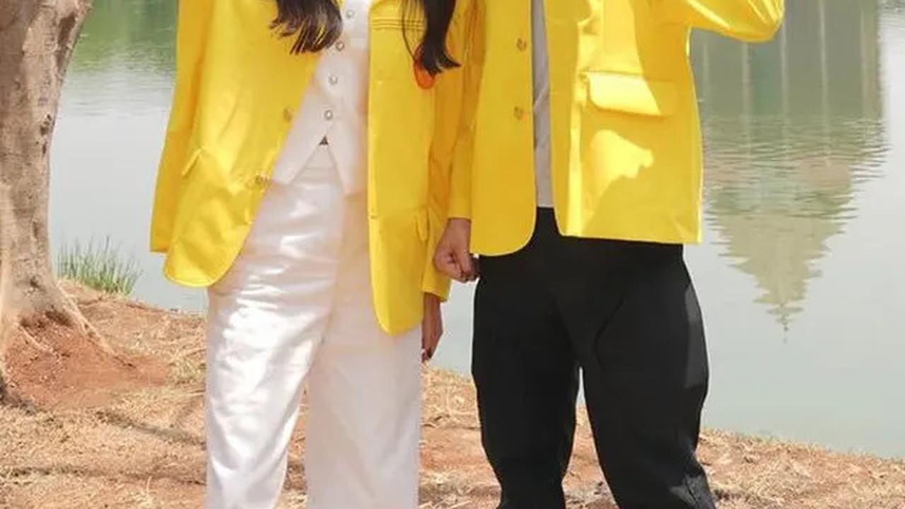 6 Potret Sabrina Chairunnisa dan Putra Sambungnya Azka Corbuzier, Bangga Pakai Almamater Kuning UI