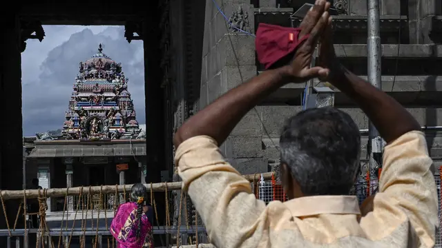 Kekang Lonjakan COVID-19, Tempat Ibadah di India Ditutup