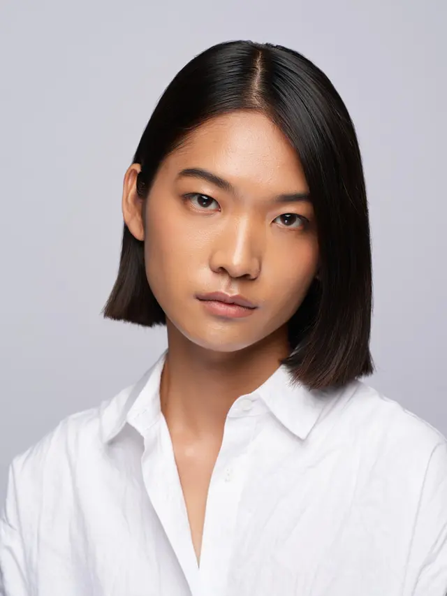 Rambut Pendek Wanita di Atas Bahu