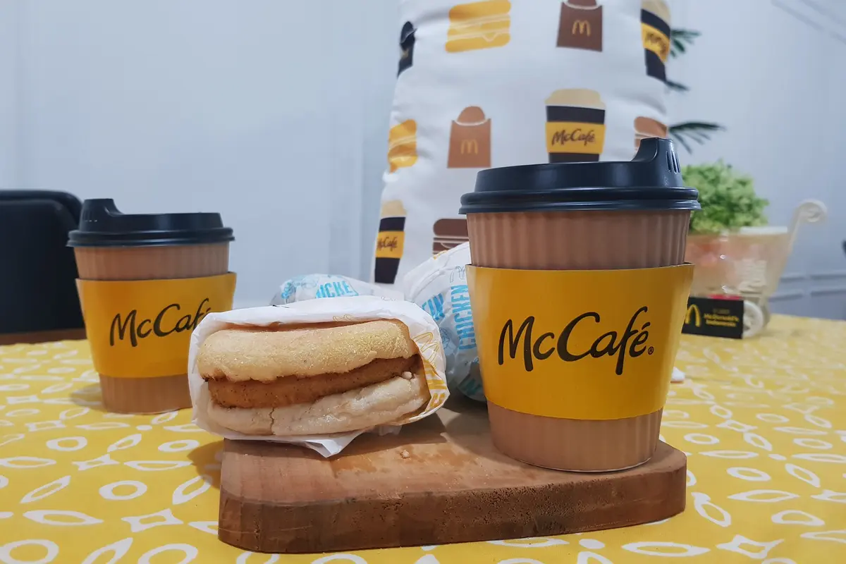 Rayakan National Breakfast Day ke-10, McDonalds Indonesia Berbagi Sarapan kepada 2000 Guru