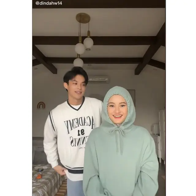 Potret 6 Artis Pakai Hoodie Sebagai Pengganti Jilbab, Ada yang Dikira Lepas Hijab