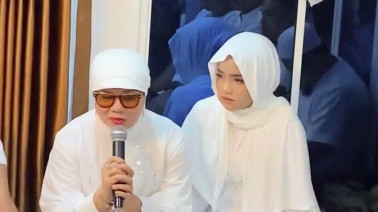 7 Potret Frans Faisal Gelar Pengajian Sebelum Menikah, Fuji Tampil Cantik Berhijab