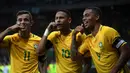 Kini bahkan Gabriel Jesus sudah mampu menembus skuat senior tim nasional Brasil. Dalam enam laga bersama Selecao, pemuda kelahiran Sao Paulo ini sudah mampu menjaringkan lima buah gol, sebuah catatan yang fantastis. (AFP/Vanderlei Almeida)