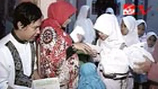 Faank Wali Berbuka Puasa Sambil Berbagi