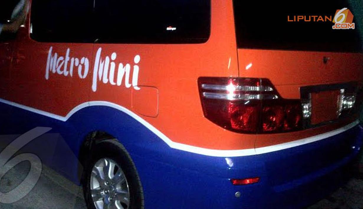 [FOTO] Ini Penampakan Metro Mini dari Mobil Alphard - Foto Liputan6.com