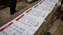 Contoh surat suara Pemilu 2019 di Kantor Komisi Pemilihan Umum (KPU), Jakarta, Kamis (13/12). Proses validasi ini berlangsung hingga 17 Desember 2018. (Liputan6.com/Faizal Fanani)