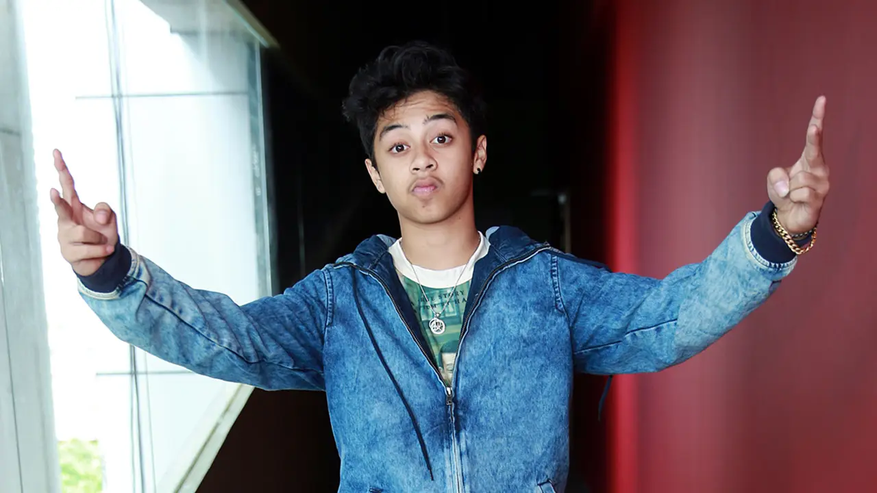 [Bintang] Bastian Steel 