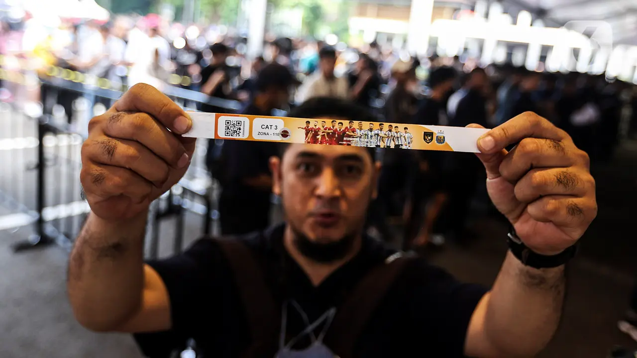 Antrean Penukaran Tiket Pertandingan Timnas Indonesia melawan Argentina