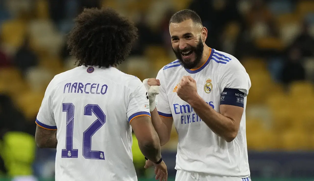 Karim Benzema. Striker Real Madrid ini telah mencetak 9 gol di Liga Spanyol dari 9 laga yang dijalani. Ia hanya absen satu laga saat Los Blancos jumpa Athletic Bilbao di pekan ke-9. Ia bersaing dengan Luis Suarez (Atletico Madrid) yang menempati posisi kedua dengan 6 gol.(AP/Efrem Lukatsky)
