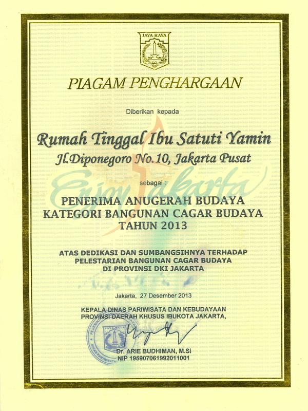 Piagam Penghargaan dari Gubernur DKI Jakarta 2013, Joko Widodo, terkait pelestarian Bangunan Cagar Budaya rumah Pahlawan Nasional Mohammad Yamin (istimewa)