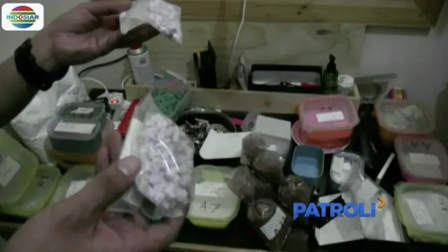 Polisi Gerebek Pabrik Pembuatan Ekstasi di Cibinong