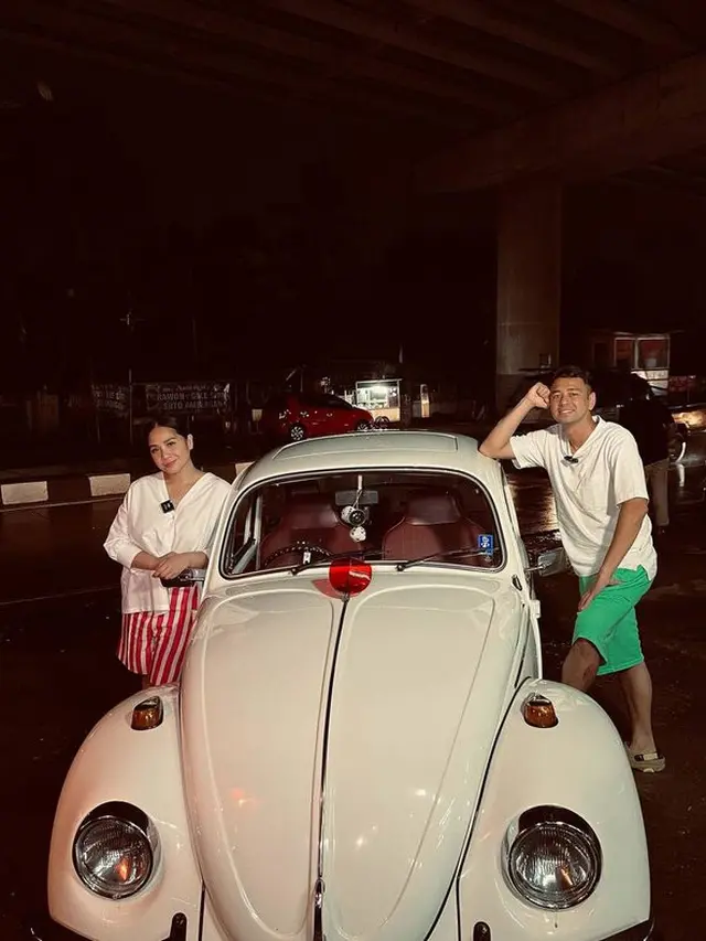 6 Potret Raffi Ahmad dan Nagita Slavina Dinner Sederhana di Angkringan