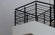 Desain Tangga Besi Minimalis Modern untuk Rumah Idaman